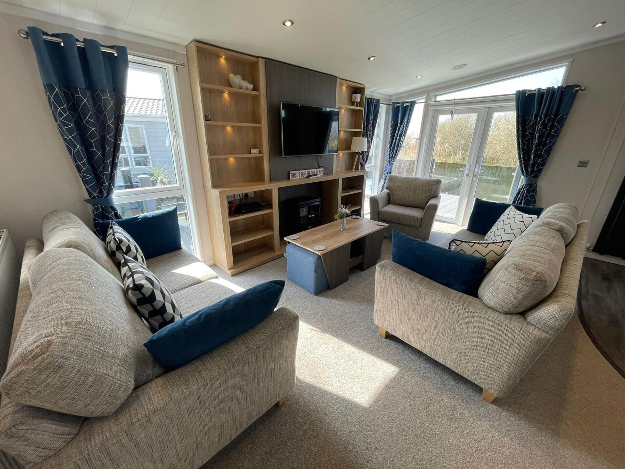 Indulgence Lakeside Lodge I3 With Hot Tub, Private Fishing Peg Situated At Tattershall Lakes Country Park Екстер'єр фото